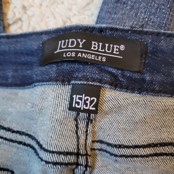 Judy Blue Shelly Relaxed Fit Jeans - Picture 6 of 10